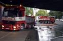 LKW blieb unter Bruecke haengen Koeln Ehrenfeld Innere Kanalstr Hornstr P423